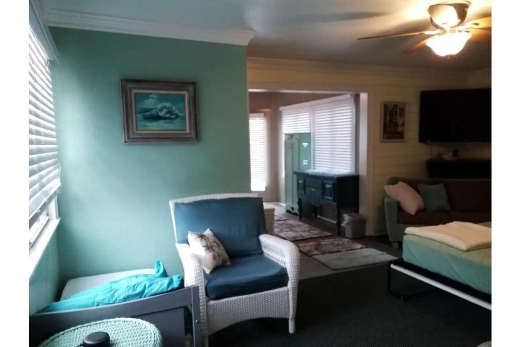 1 Mile To Fort Sill! The Carolebelle Cottage Sleeps 8 With Hottub,Grills,Firepit Лотон Экстерьер фото